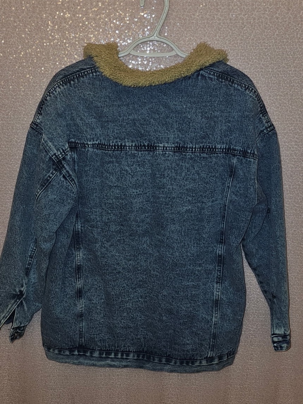 NWOT Oversized Acid Wash Denim Jacket with Sherpa Collar - Tan Sherpa - Picture 6 of 6